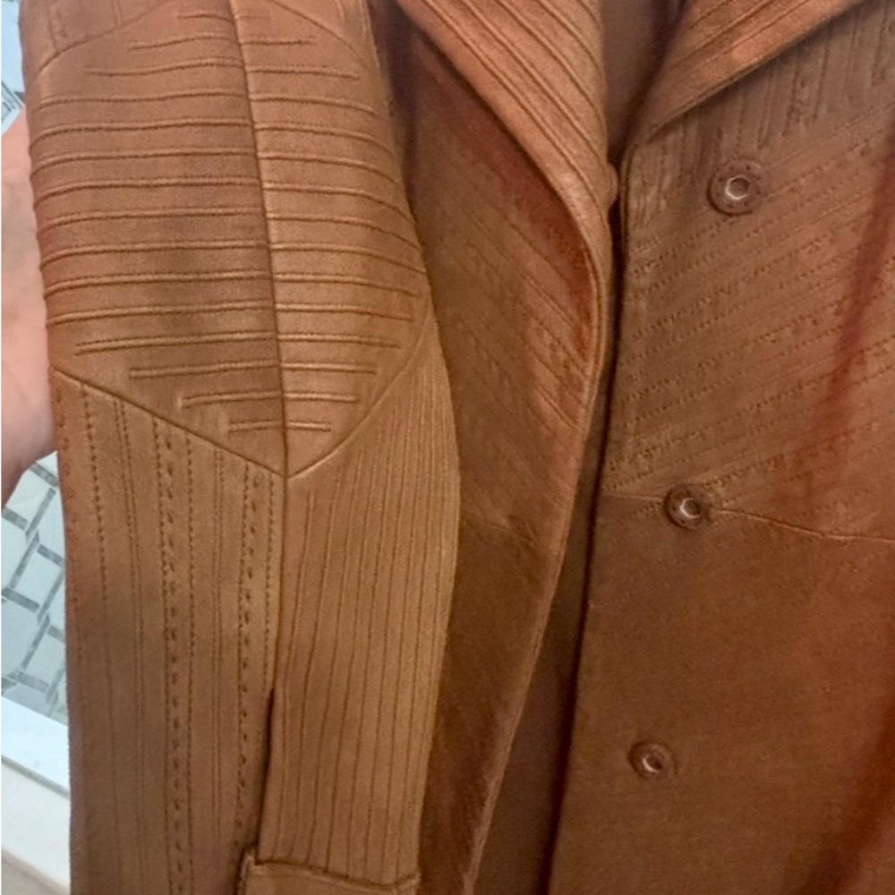 Elie Tahari PRISTINE Chevron Leather Detailed Belted Trench NWOT Large